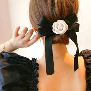 Camellia Black and Cream Bow Hair Tie